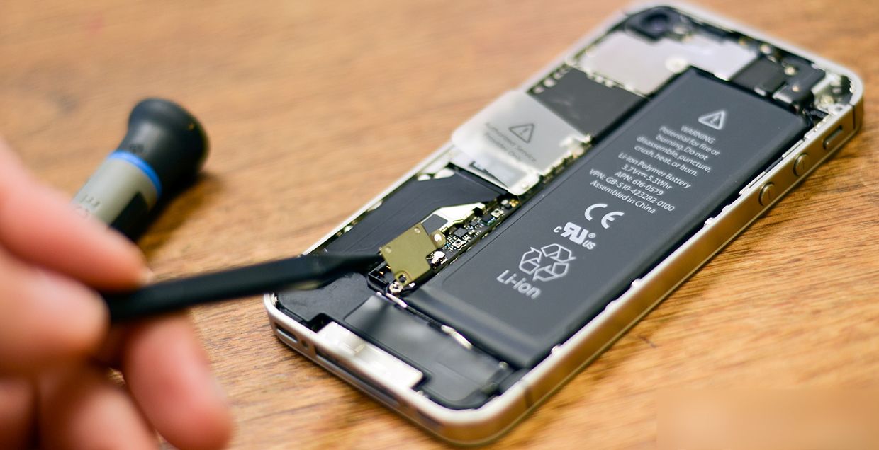 Зняття батареї iPhone 4