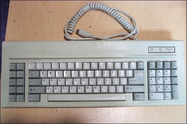 Раніше широко популярна клавіатура XT