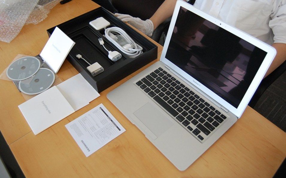 Комплектність ноутбука MacBook