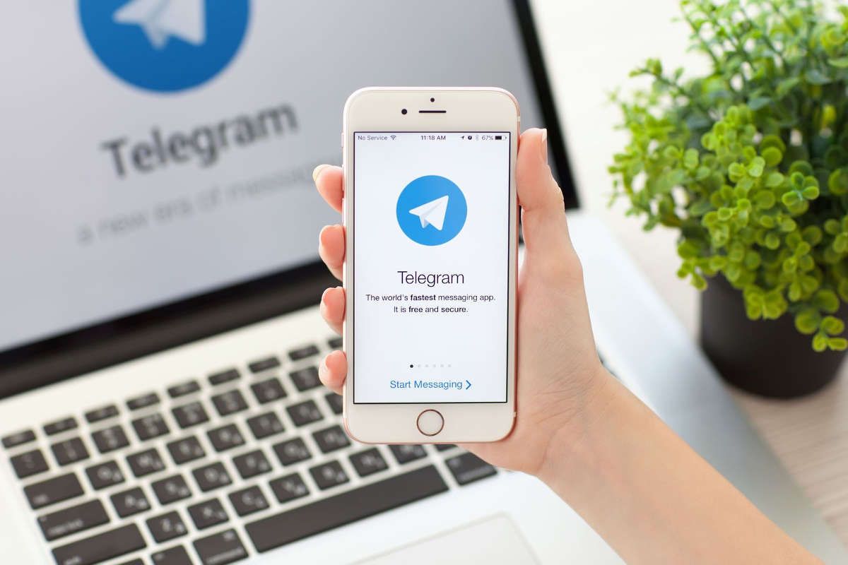Telegram на екрані телефону